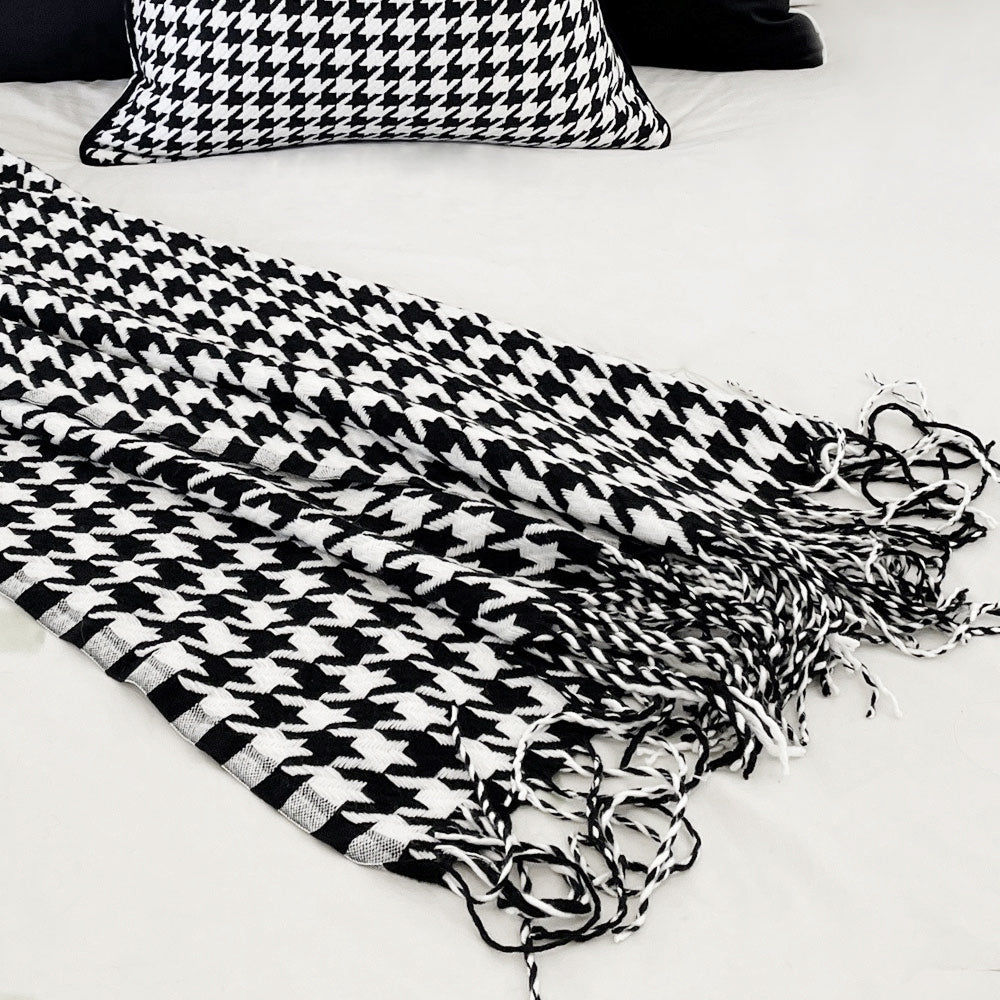 Houndstooth throw