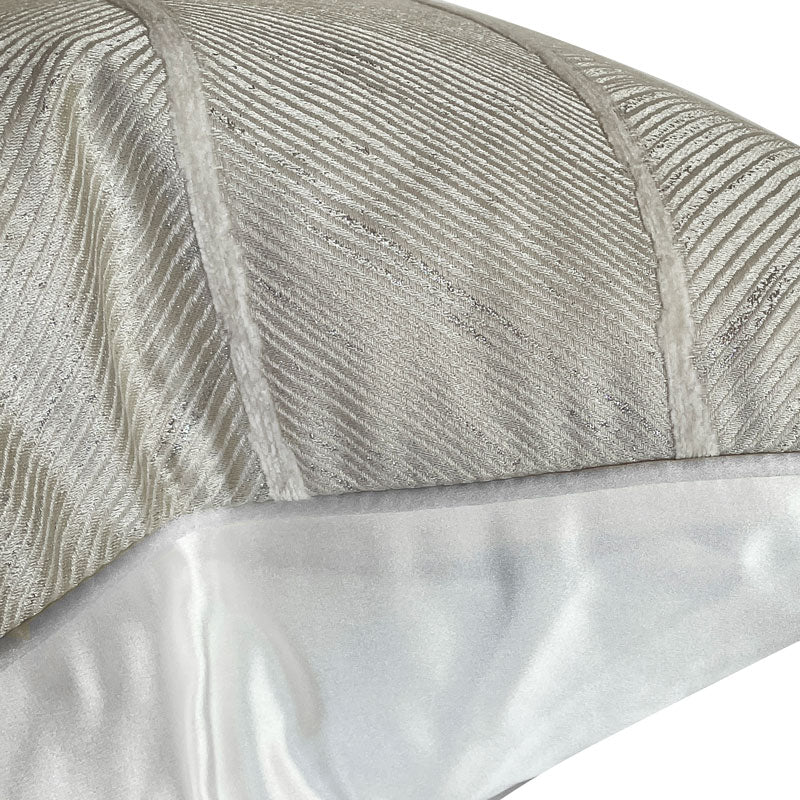 Vogue Luxe Cushion