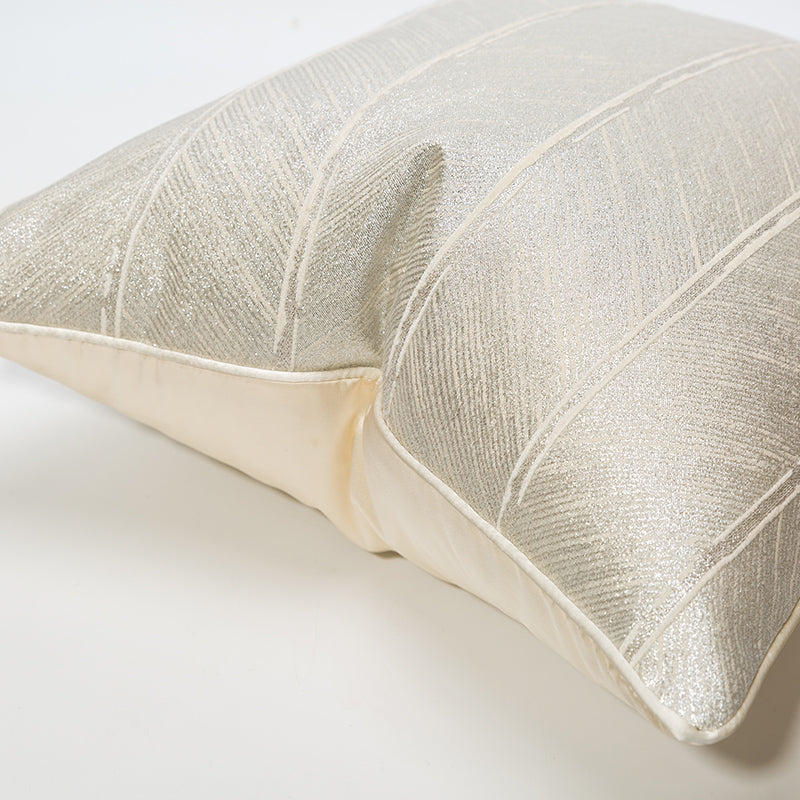 Cushion in cream velvet