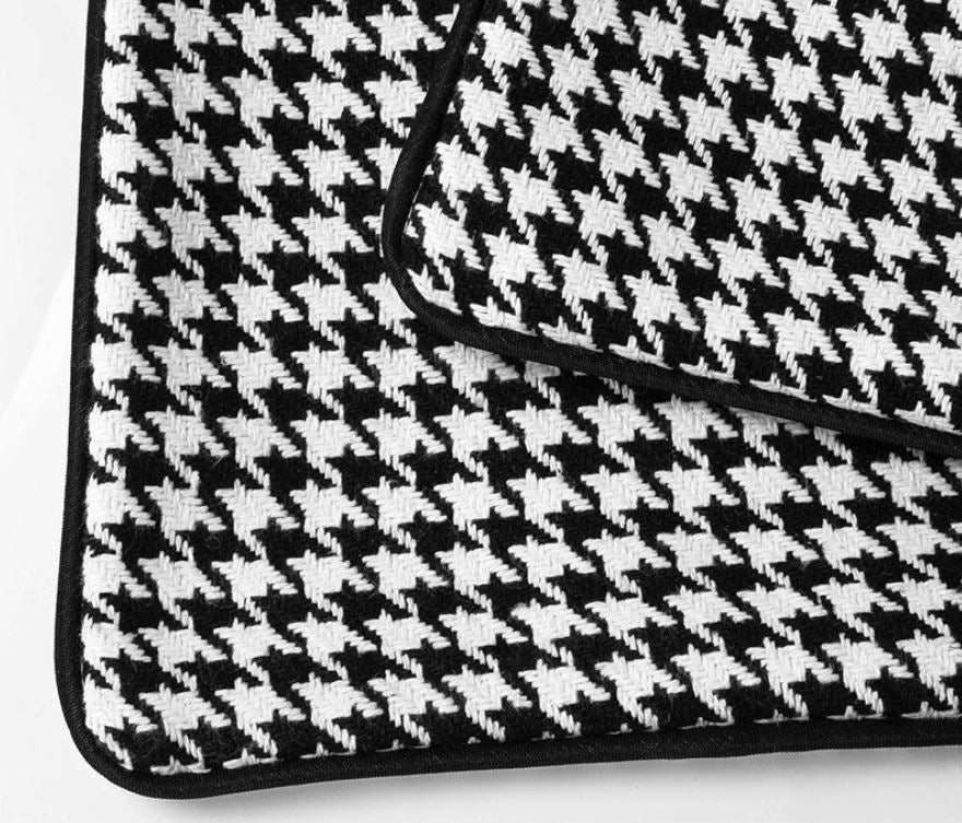 Houndstooth cushion cover