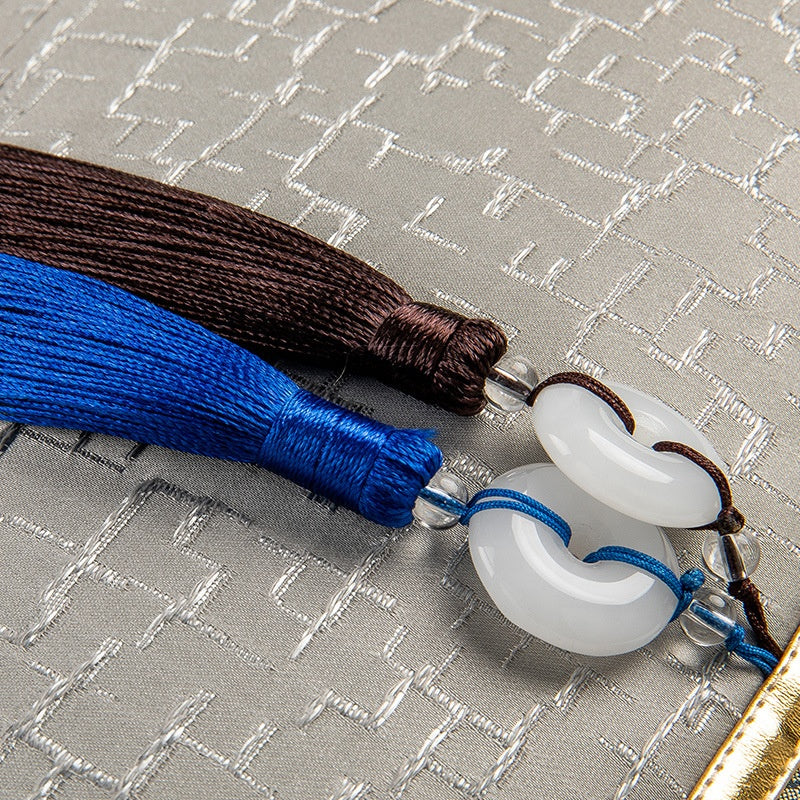 centre tassell on luxe cushion